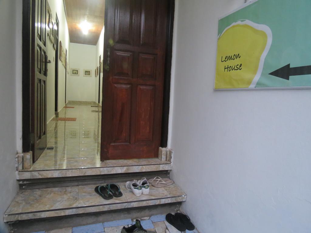 Ostello Lemon House Padangbai  Esterno foto